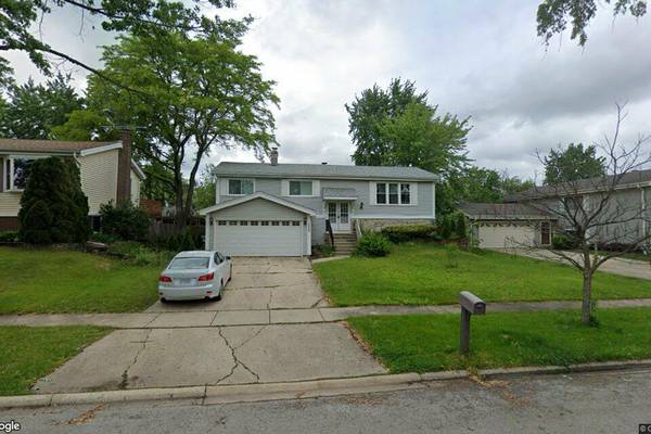 Sale closed in Bolingbrook: $350,000 for a single-family home