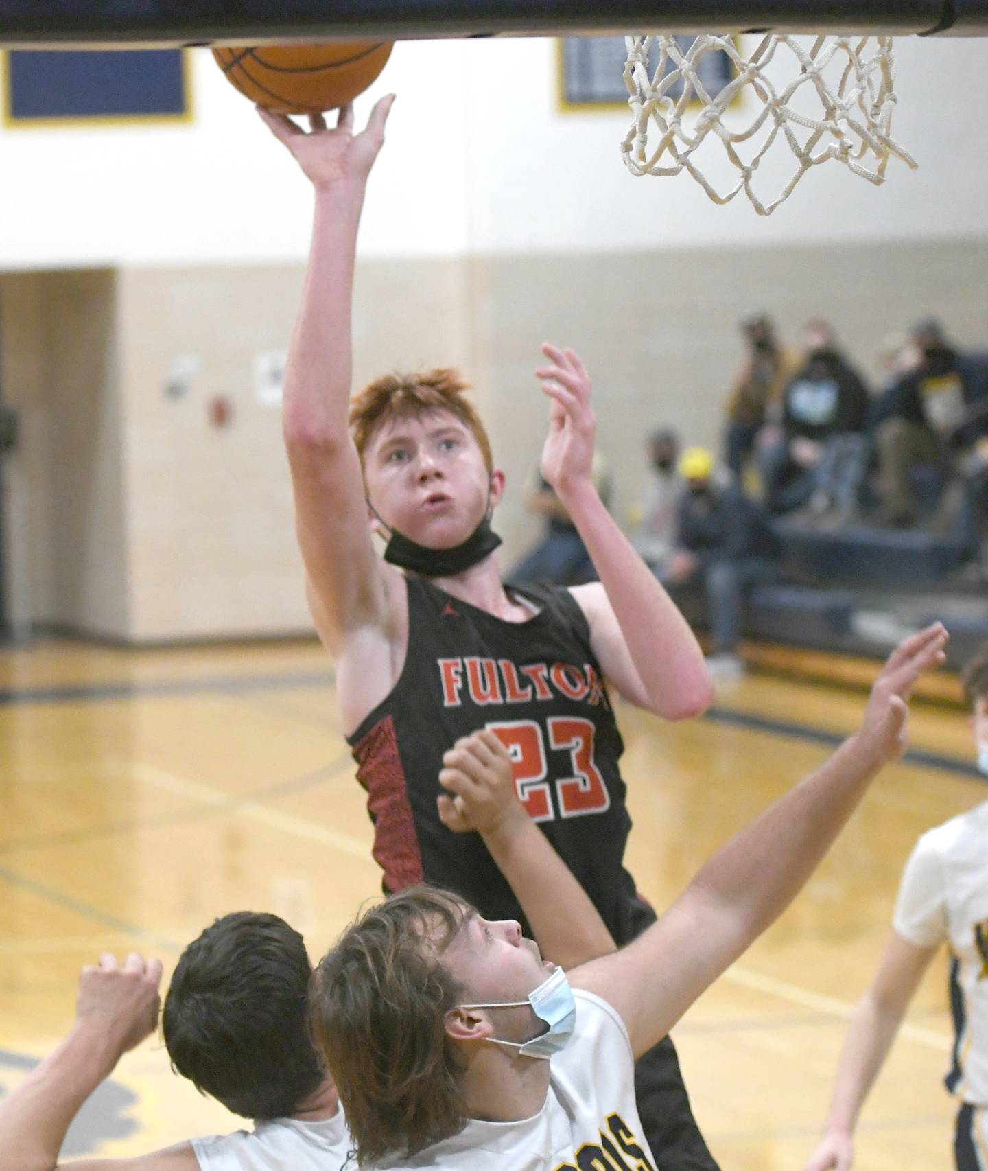 Fulton'a Ethan Price shoots during Jan. 14 action against Polo.