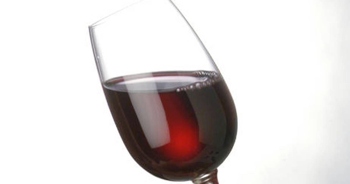 Gathering around the table and around family-owned Pinot Noir