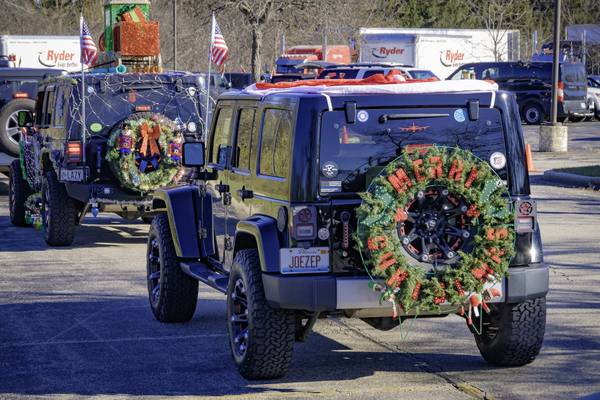Saving Christmas for those in need drives Jeeps on the Run Toys for Tots Run fans