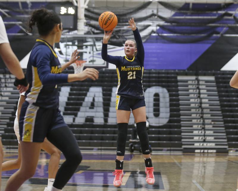 Yorkville Christian's Riley Herron (21) shots a jumper during their basketball game between Yorkville Christian at Plano Wednesday, Jan 07, 2026 in Plano.