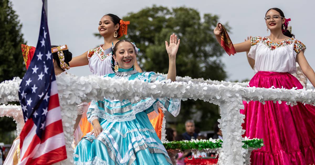 Joliet’s Mexican Independence Day parade draws big crowd, despite increased ICE presence in region