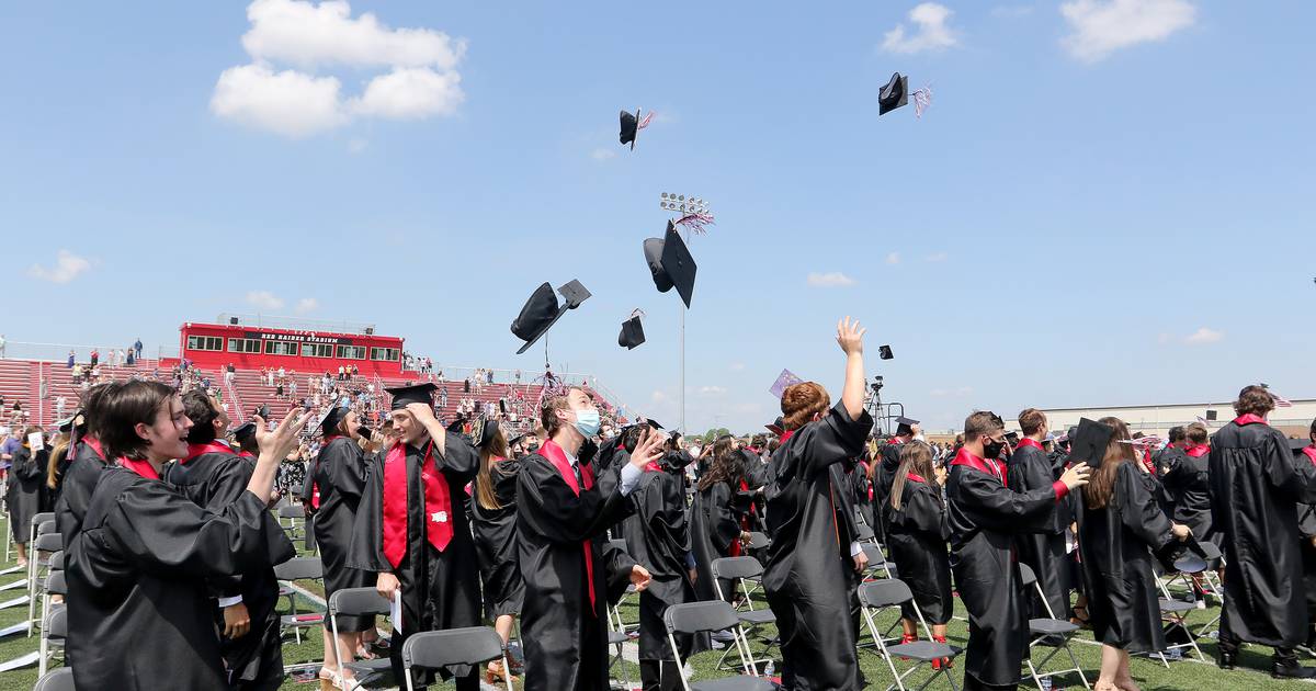Huntley High School may move graduation to Willow Creek in South