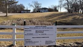 Plan to replace Pistakee Country Club near Lakemoor with solar farm wins village backing