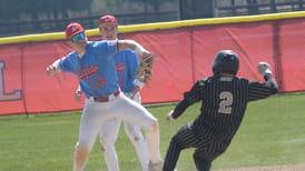 Photos: Oregon splits with Rockford Christian