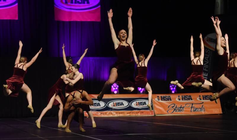 Joe Lewnard/jlewnard@dailyherald.com
Minooka performs during the Class 3A Competitive Dance finals at Grossinger Motors Arena in Bloomington Saturday.