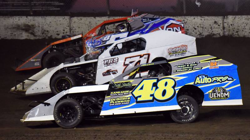 5 Things to Do in Kankakee County: Friday Night Lights Racing, Cruis’N the Square, Farmers Market this weekend