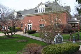 Prairie Creek Library in Dwight hosts “I Read Dead People” performance