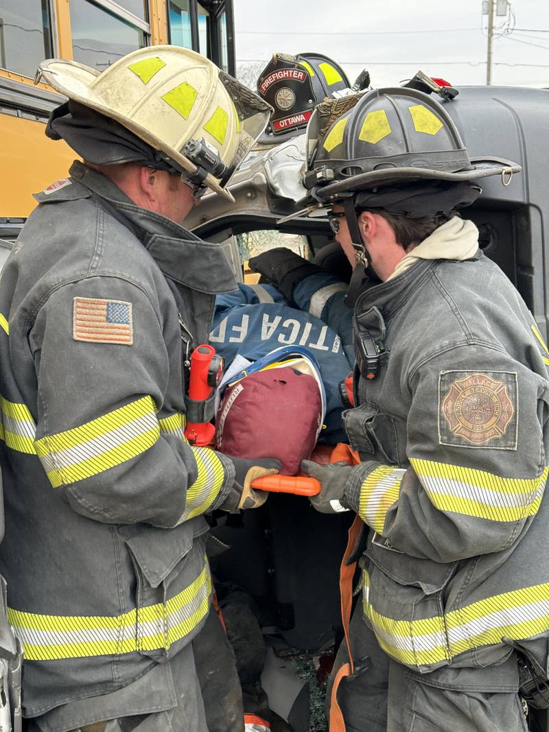 MABAS Division 25 hosted a Vehicle and Machinery Operations Class on Sunday, March 24, 2024 at Senica’s Towing in La Salle. Over the past two weekends 14 firefighters from MABAS 25 departments spent over 40 hours learning the technical aspects of auto extrication and machinery rescue.
Students learned and practiced vehicle stabilization, vehicle safety, victim removal techniques, and hazard recognition. They also learned how to use air tools, hydraulic tools (Jaws of Life), hand tools and battery-operated tools. Students also learned about alternative fuel technologies. Skills learned during this class will have a direct impact on the lives of the patients these responders will come in contact with.
Departments participating in the training were Ottawa Fire Department, Seneca Fire Department, Granville-Hennepin Fire District, Oglesby Fire Department, Wallace Fire Protection District. Class was taught by members of Utica Fire Protection District, Oglesby Fire Department & Wallace Fire Protection District.
The class would not have been possible without the generous support of CIMCO Recycling, Conroy’s Towing, Senica’s Interstate Towing & Auto Salvage Company of Peru