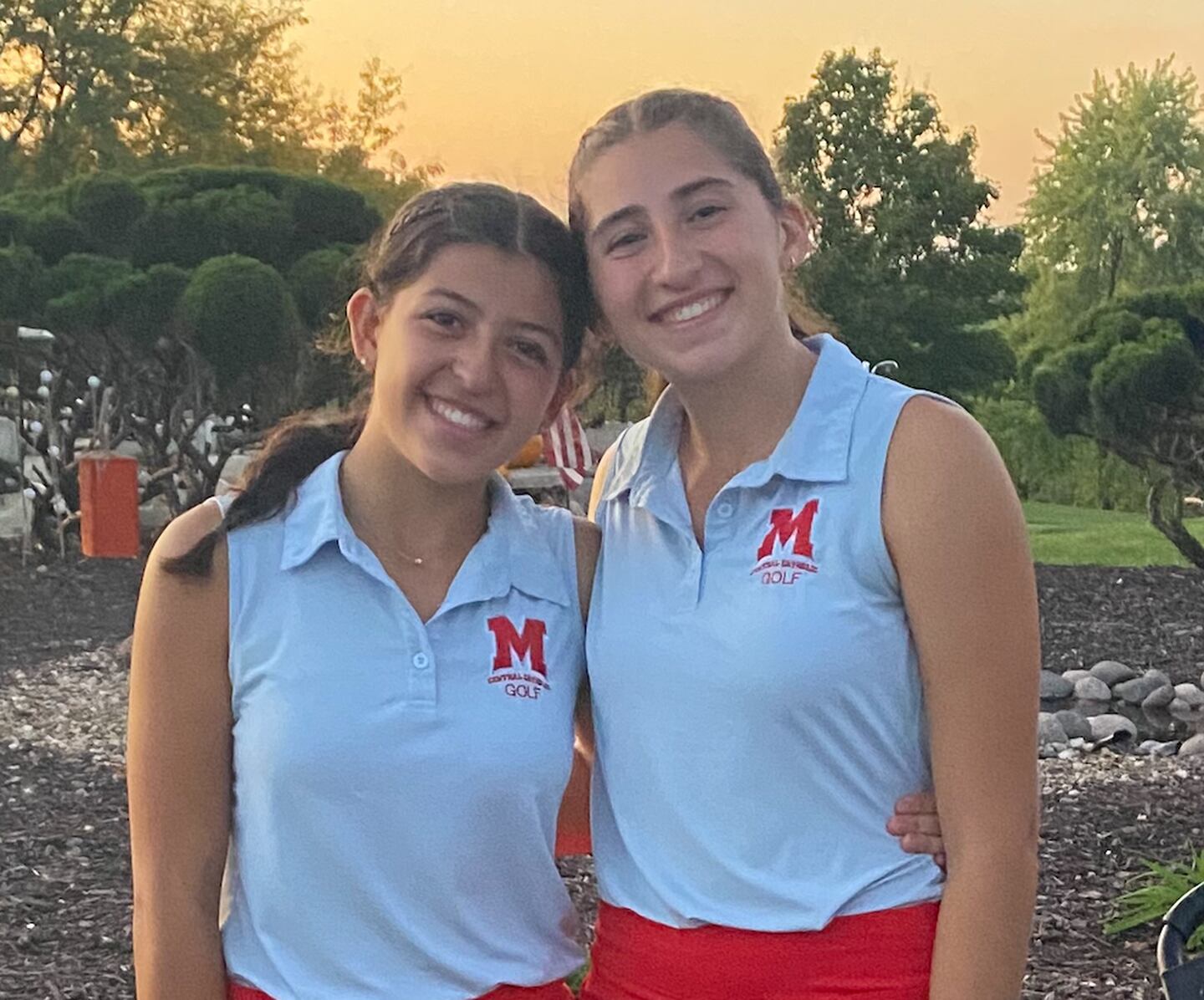 Marian Central's Nina Notaro (left) and Ella Notaro scored matching 83s at the Class 1A Lanark Eastland Sectional to qualify for this weekend's state tournament.