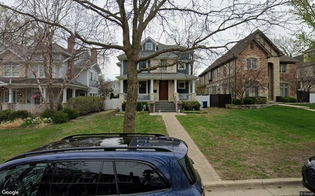 Single-family home sells for $1.68 million in Hinsdale