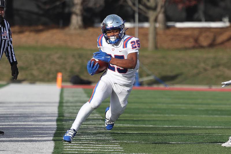 East St. Louis’ Amir Tillman runs along the sidelines after a catch against Geneva in the Class 6A state championship on Saturday, Nov. 30, 2024 in Normal.