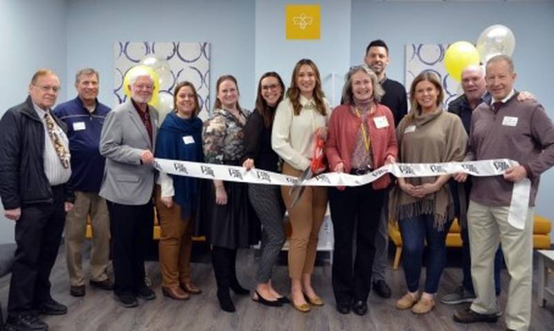 Simply Bee is growing. On Feb. 23, the staff was joined by members of the Green Oaks, Libertyville, Mundelein & Vernon Hills Chamber of Commerce for an official ribbon cutting at their expanded Vernon Hills location.