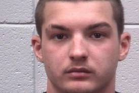 Morris teen charged with burglary