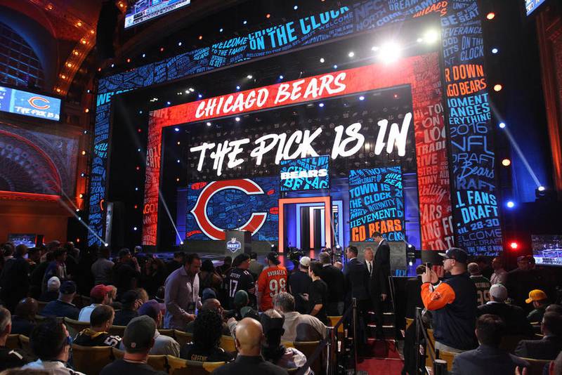 The Bears announce their pick during the NFL Draft Thursday, April 28, 2016. The Bears traded up to No. 9 and selected Georgia linebacker Leonard Floyd.