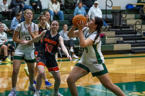 St. Bede closes own tourney with 51-23 handling of Sandwich