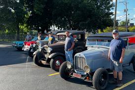 Graybeards meet weekly in Dixon to talk classic cars over coffee