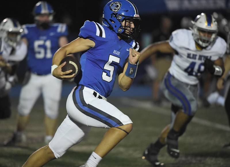 Lake Zurich quarterback Lucas Lappin runs for an 82-yard touchdown against Warren in a football game in Lake Zurich on Friday, September 22, 2023.