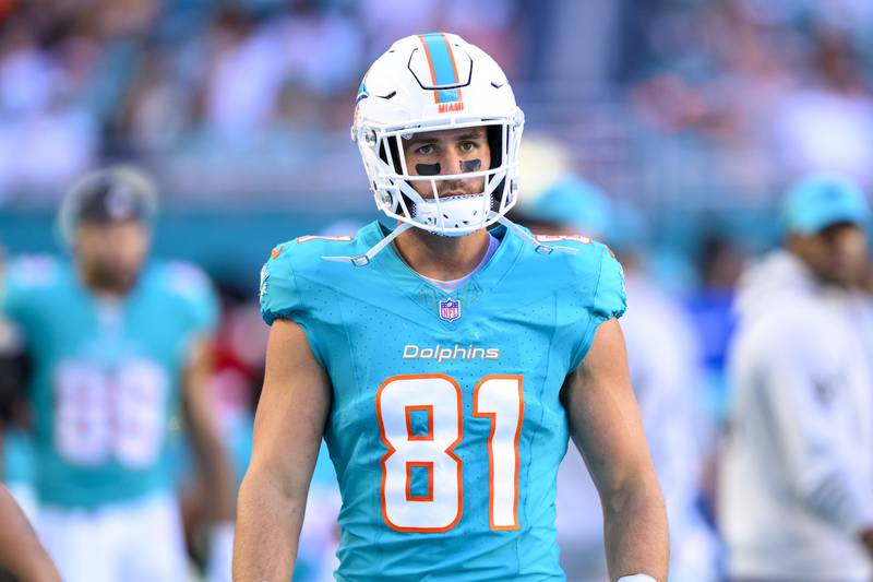 Miami Dolphins tight end Durham Smythe (81) stands on the sidelines during an NFL football game against the San Francisco 49ers, Sunday, Dec. 22, 2024, in Miami Gardens, Fla. (AP Photo/Doug Murray)