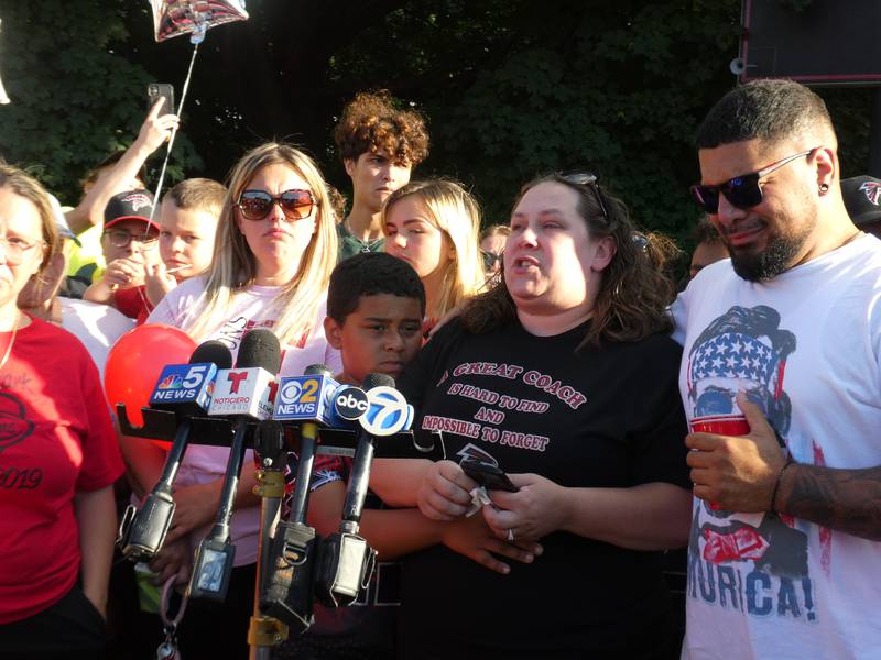 A prayer vigil and balloon release was held at Oriole Park in Chicago on Monday night, August 1, 2022 to mourn the loss of seven killed, including Lauren Dobosz and her four children, in a tragic car crash that occurred Sunday on I-90 near Hampshire.