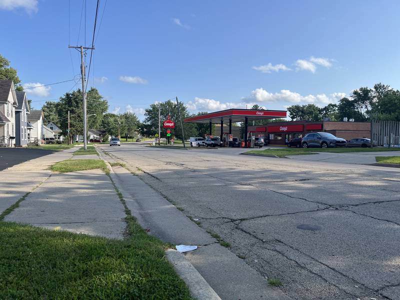 South Lincoln Avenue - from River Street to the railroad tracks near Woodlawn Avenue - is one of the 16 streets that will be resurfaced in Dixon's 2024 street resurfacing project.