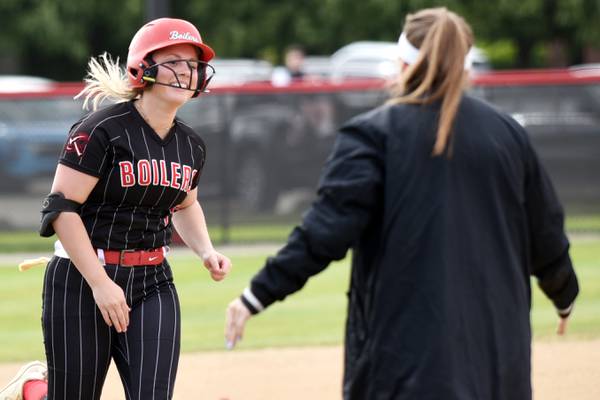 Lydia Hammond homers, dominates in circle in Bradley-Bourbonnais’ senior day win over Sandburg