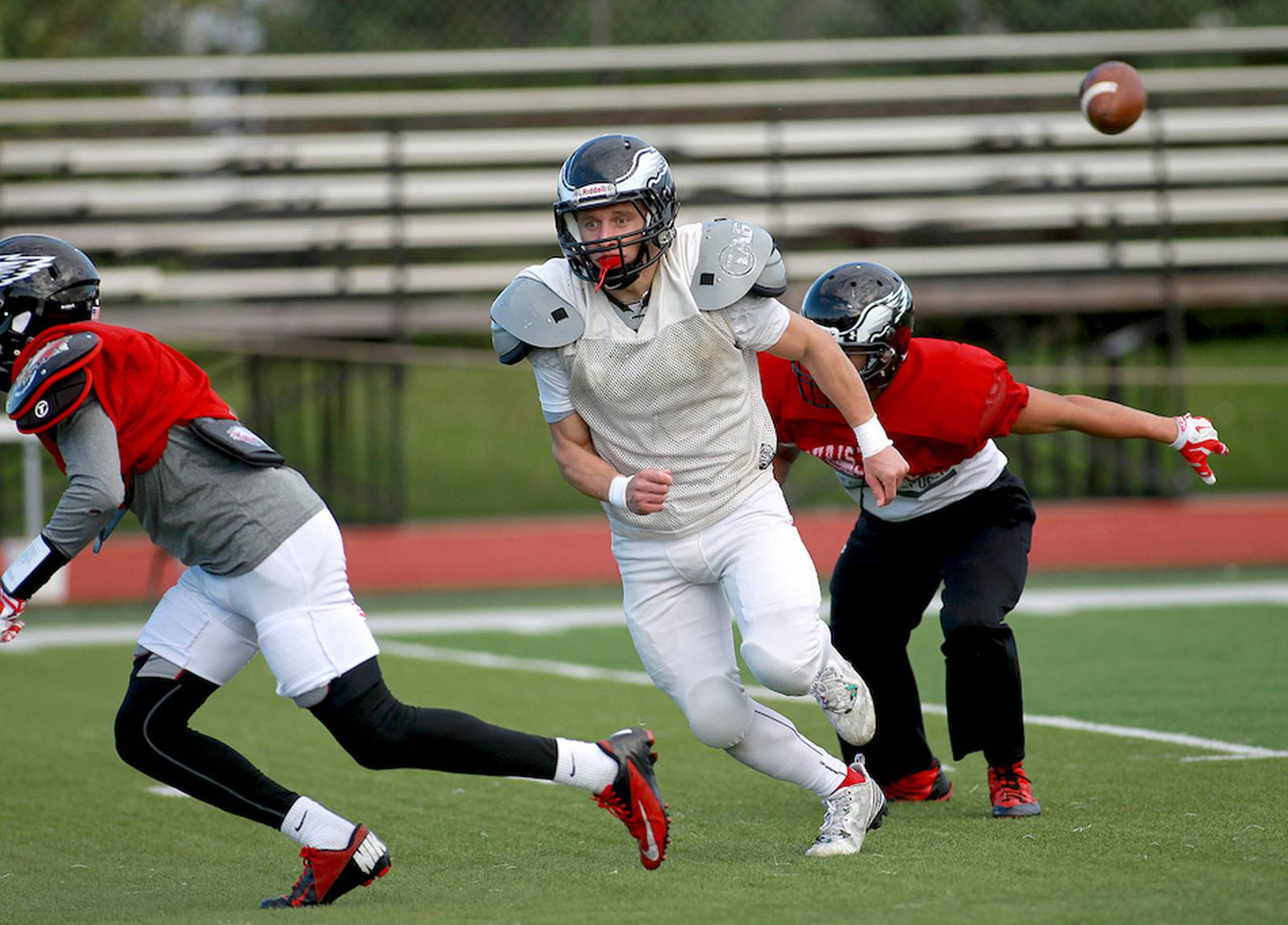 Edlund makes most of year with Aurora Christian football – Shaw Local