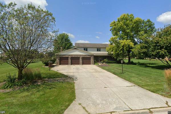 Single-family home sells in New Lenox for $615,000