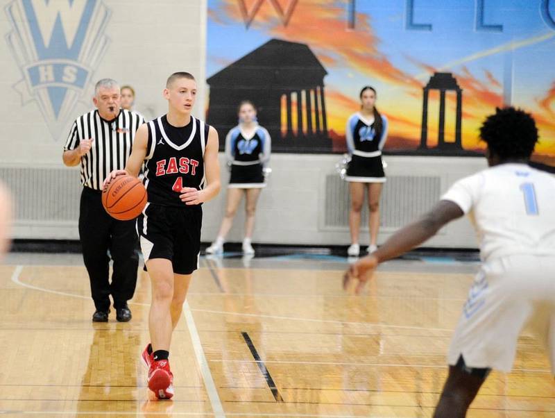 Glenbard East sophomore guard Michael Nee's durability and consistency have helped the Rams inch closer to a .500 record, averaging 17 points per game.