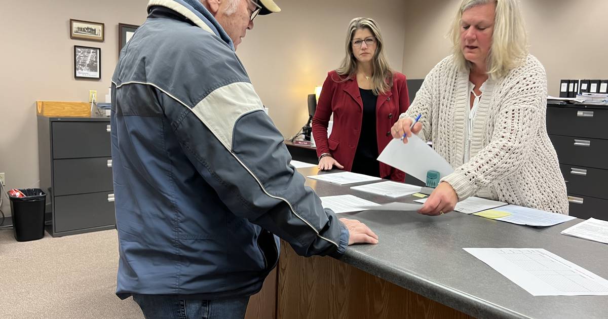 Candidate election filing for 2023 opens in Sycamore, as two incumbents