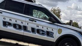2 people hospitalized following Crest Hill crash