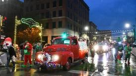 Kankakee Christmas Parade shines through rain