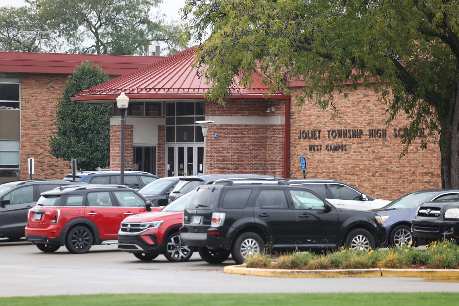 Police say threat to Joliet West High School linked to female juvenile