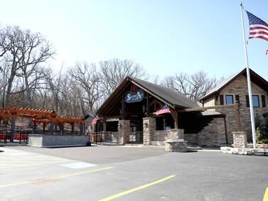 Squire Ale House in Campton Hills now welcoming diners 