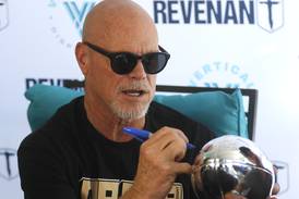 Photos: The grand opening of the Vertical Dispensary in Cary with former Bears quarterback Jim McMahon 