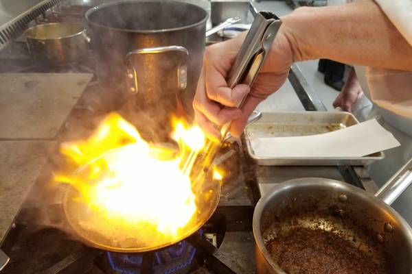 New hibachi restaurant opens in Bolingbrook