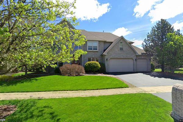 Single-family home in Sugar Grove goes for $620,000