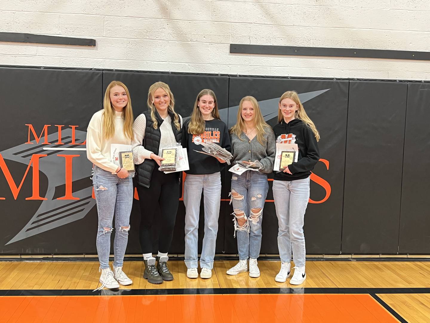 Volleyball Special Award winner Macey Schryver, Lydia Faulkner, Emma Foster, Natalie Pilgrim, and Hannah Foster.