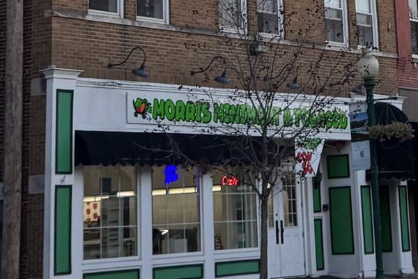City of Morris revokes license of downtown convenience store selling vapes