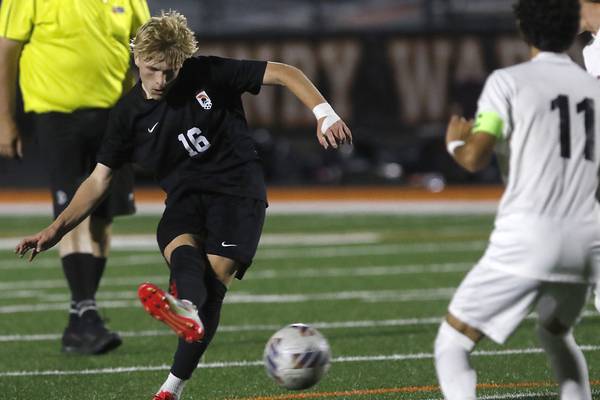Cody Bundy, McHenry control second half against Prairie Ridge
