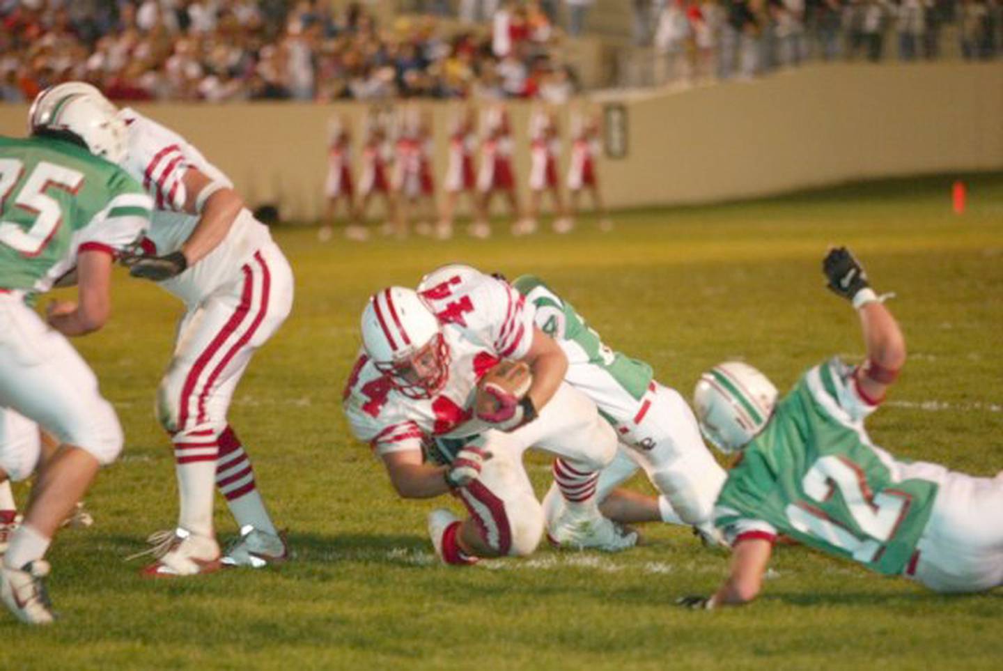 Ottawa's Jim Thrush runs the ball against L-P in 2003.