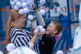 Photos: La Salle kicks off Christmas season with new Frosty on First event 