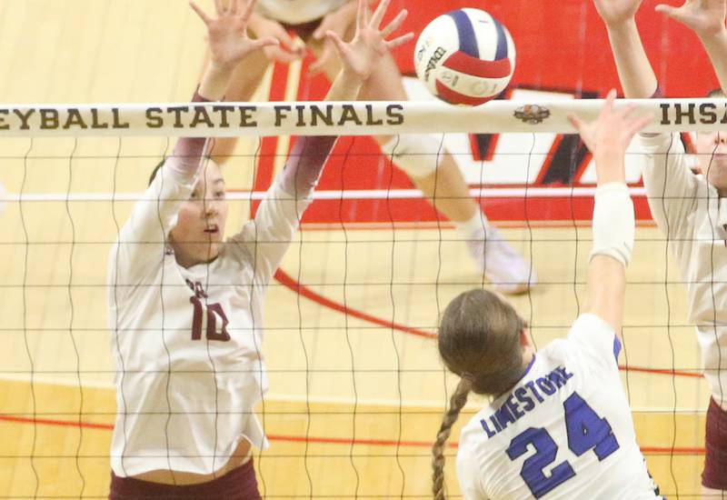 Limestone's Bryn Williamson sends the ball past Prairie Ridge's Addison Smith during the Class 3A State semifinal game on Friday, Nov. 15, 2024 at CEFCU Arena in Normal.
