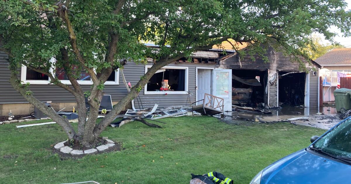 Crest Hill home uninhabitable after heavy fire - The Herald-News