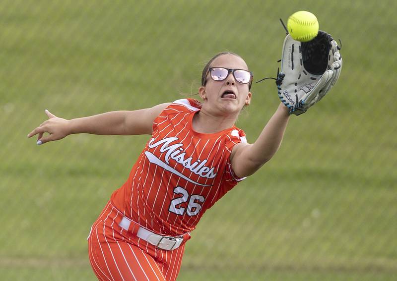 Milledgeville’s Elaina Pilgrim can’t put the squeeze to a fly ball against Morrison Tuesday, May 13, 2025.