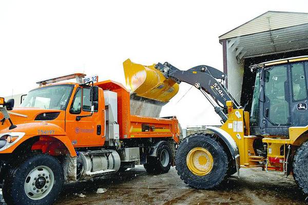 IDOT hiring seasonal ‘Snowbirds’ for winter road maintenance