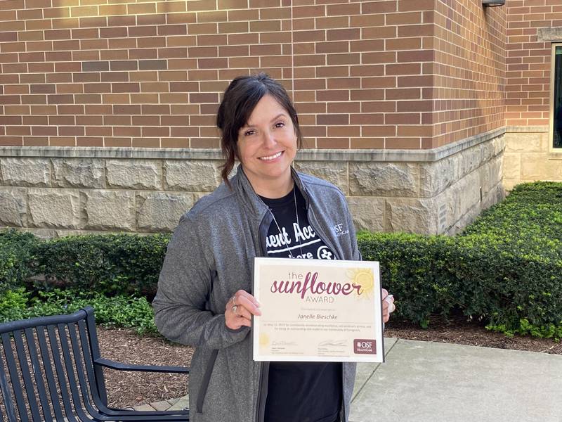 OSF Saint Paul Medical Center in Mendota announced Janelle Bieschke, a patient access associate, has received the Sunflower Award.