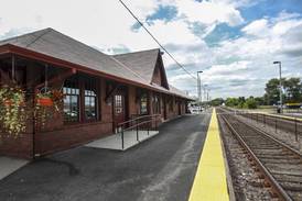 Warming shelter planned for Woodstock Metra station