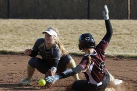Softball: Prairie Ridge attacks early in win over Grayslake North