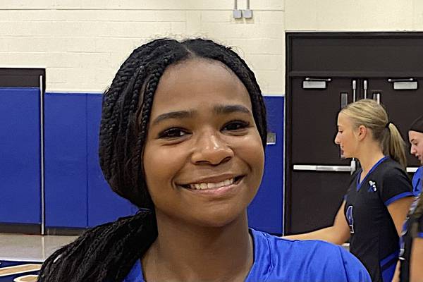 Short-handed Lincoln-Way Eat volleyball sweeps past Bradley-Bourbonnais